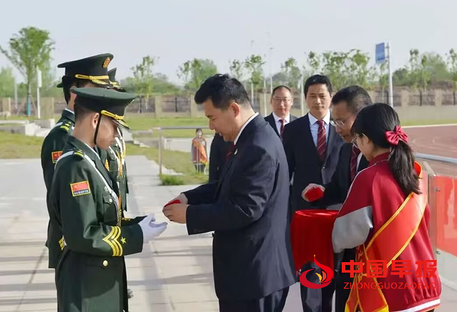 1744679075224847.png 6勋章.png