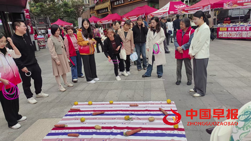 睦邻相伴情暖重阳，清风廉意沁润民心--湘民社区成功举办重阳节主题活动暨城市美育节公益市集(图1)